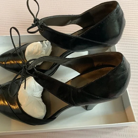 Calvin Klein NWOT stylish black heels. Black leather - Picture 2 of 11